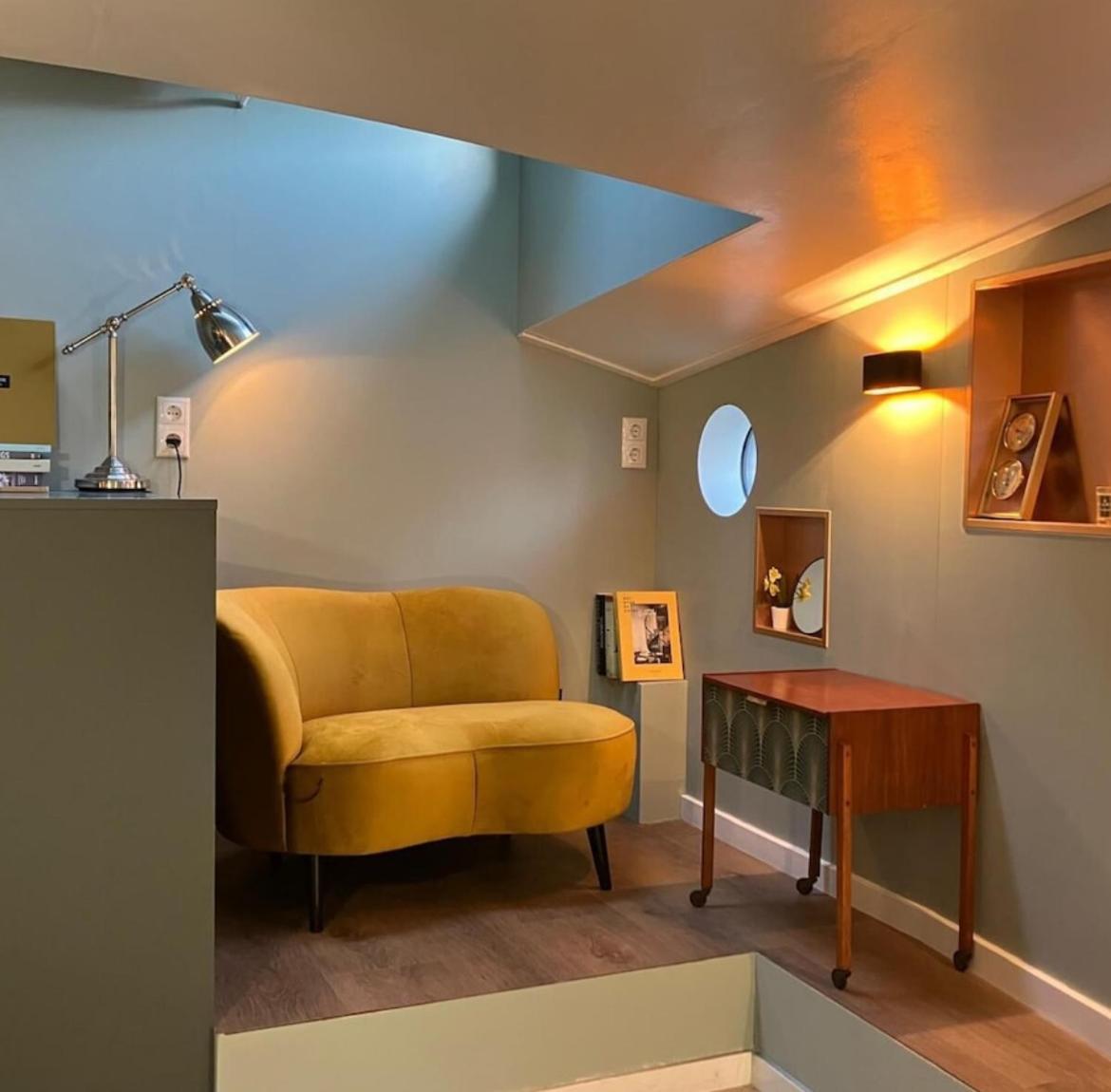 Bed and breakfast Houseboat Reussi