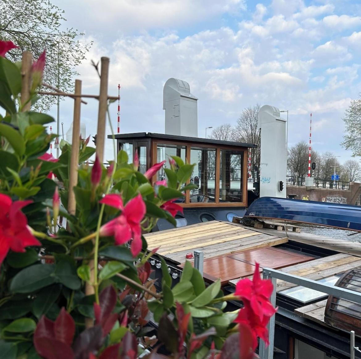 Bed and breakfast Houseboat Reussi Ámsterdam