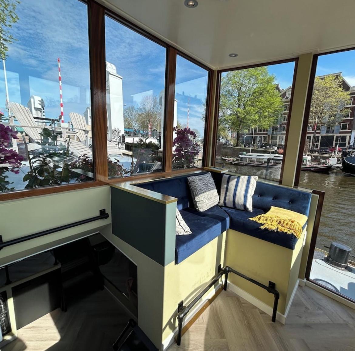 Bed and breakfast Houseboat Reussi Ámsterdam